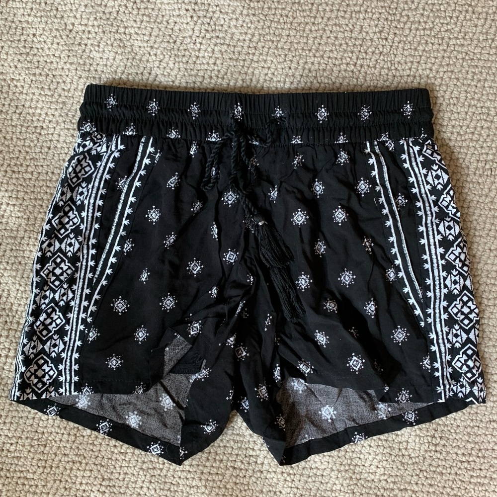 Old Navy Black and White Comfy Shorts